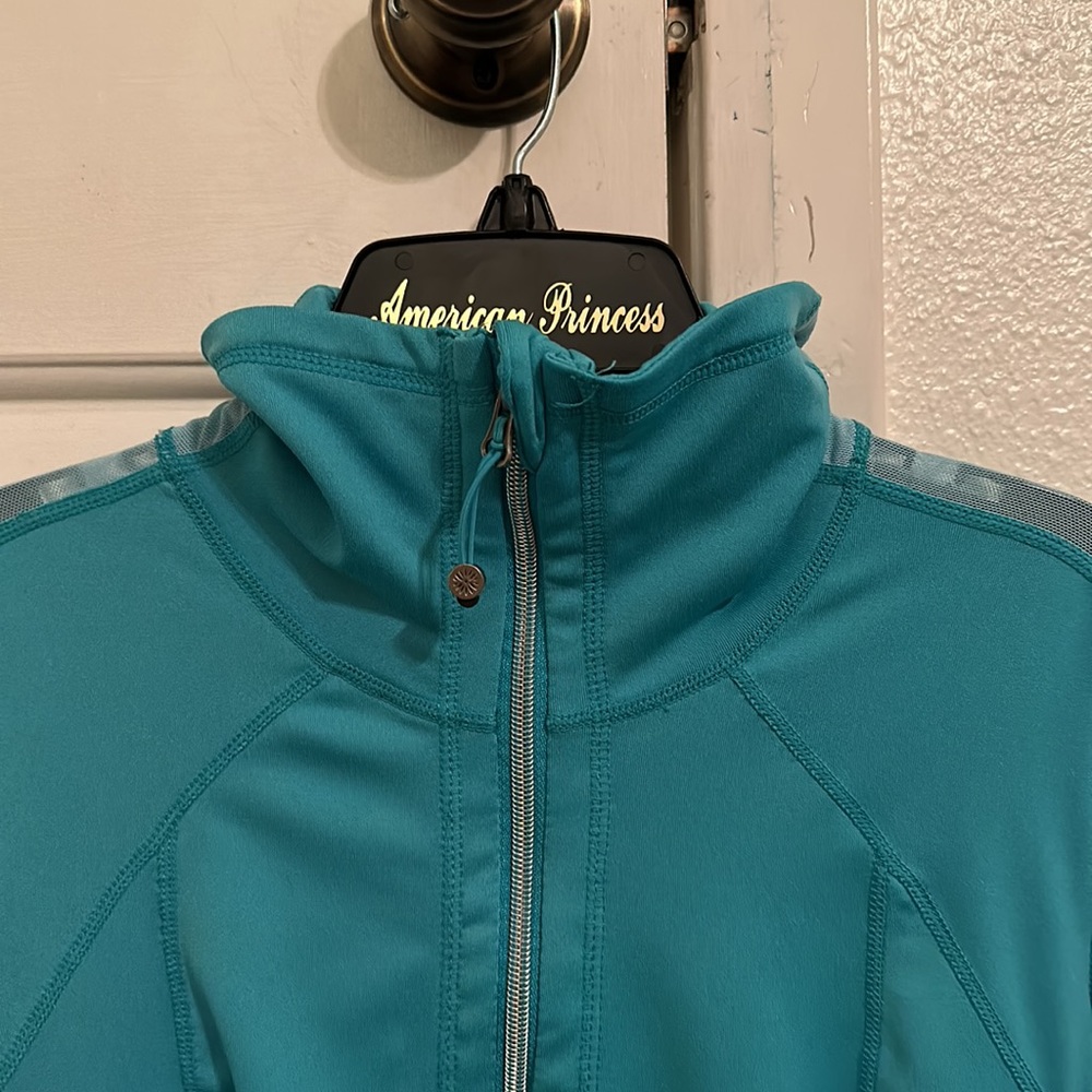 Defined blue jacket - Picture 2 of 4